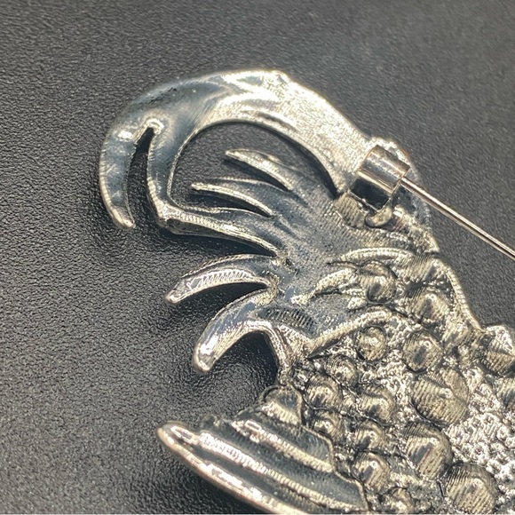 Pewter Rooster Brooch Studded with Rhinestones and Gold Enamel comb and feet - Picture 7 of 10